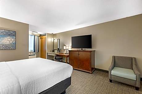 King Room with Sofa Bed - Poolside/First Floor/Non-Smoking