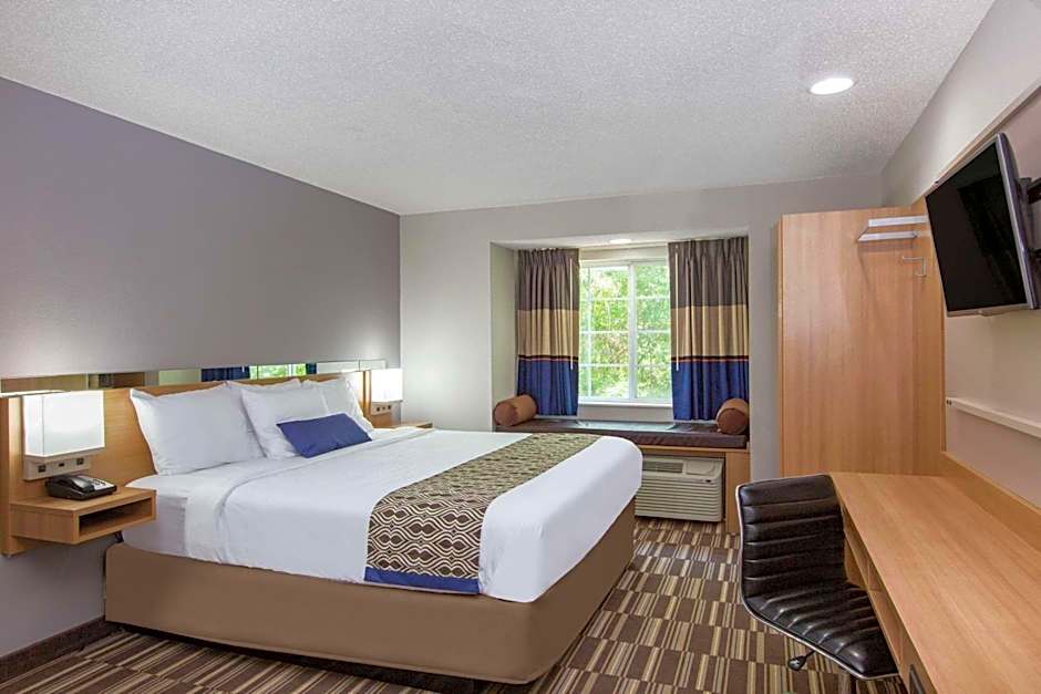 Microtel Inn & Suites by Wyndham Augusta Riverwatch