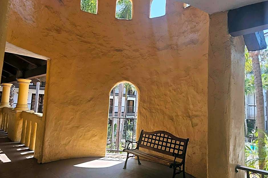 Buena Park Grand Hotel & Suites