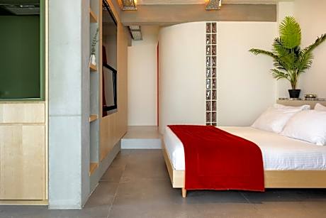 Penthouse Suite with Hot Tub