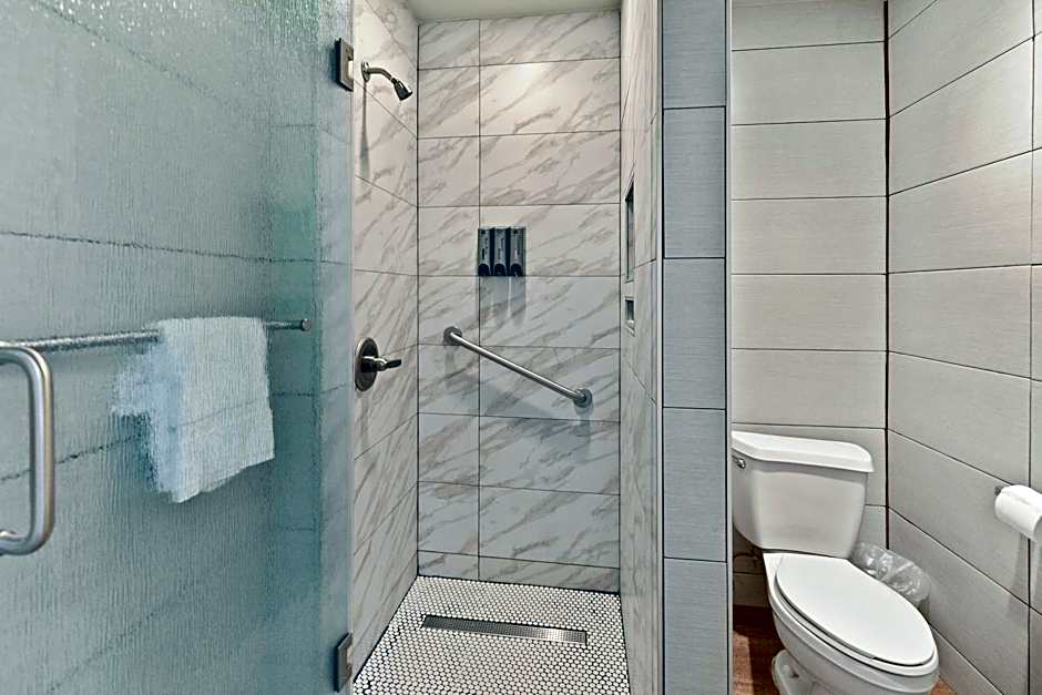 Le Blanc Inn & Suites