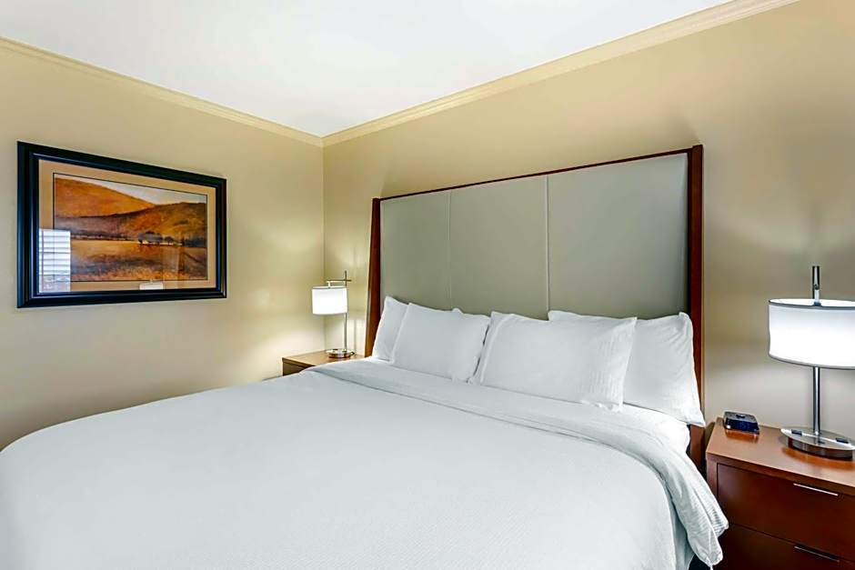 Best Western PLUS Cotton Tree Inn