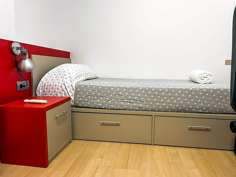 Leevin Student Barcelona
