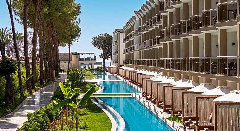 Dobedan World Palace