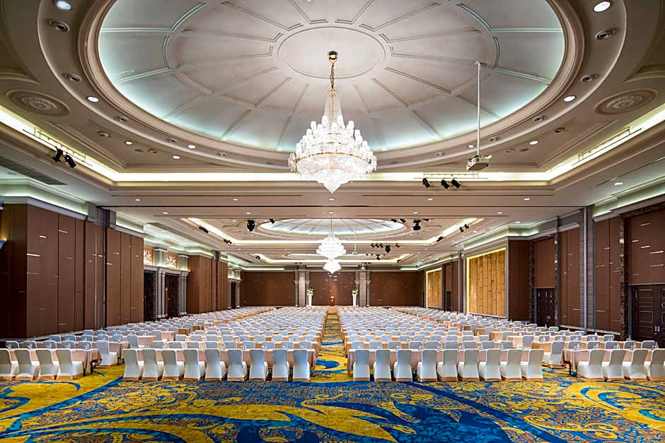 The Berkeley Hotel Pratunam (SHA Plus)