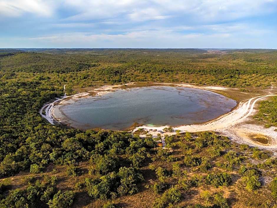 Apartamento em condomínio com passeio incluso