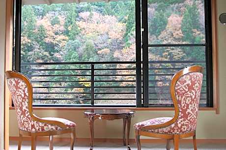 Japanese-Style Room