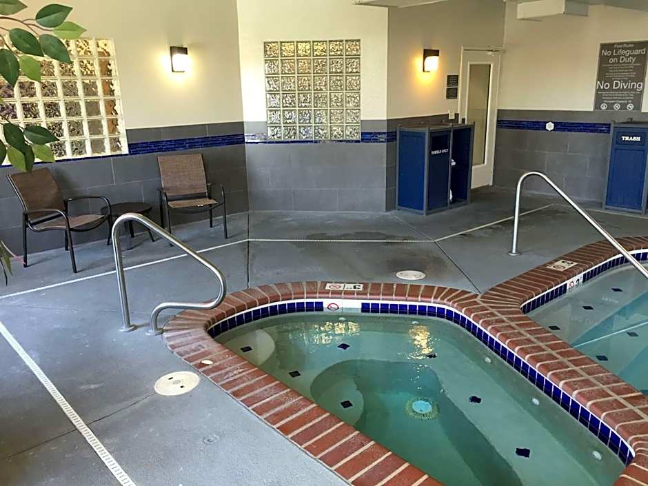 Best Western Plus Gateway Inn & Suites