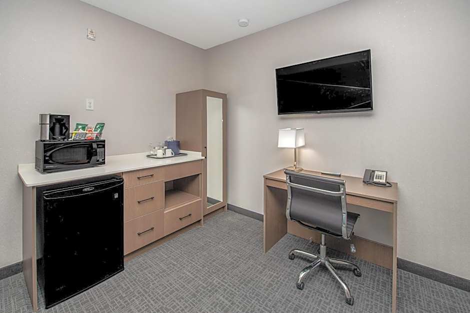 Coast Lethbridge Hotel & Conference Centre