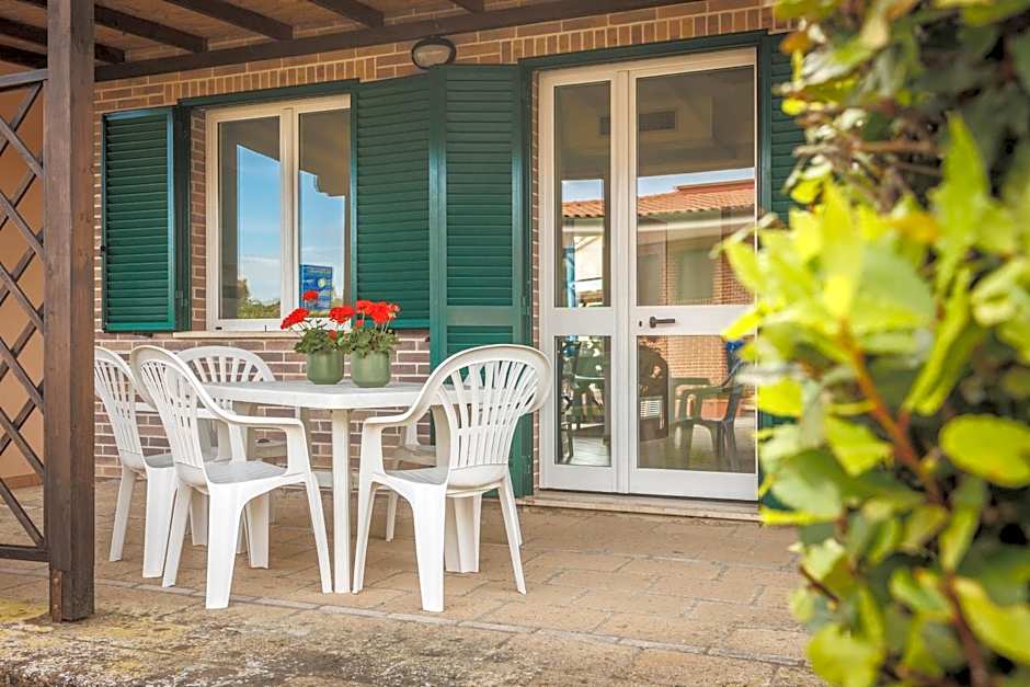 Villaggio Turistico La Cecinella