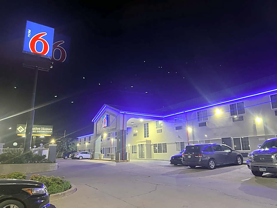 Motel 6 Tulsa, OK Airport