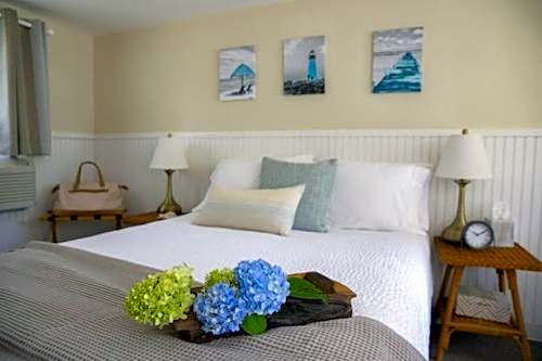 Sesuit Harbor House