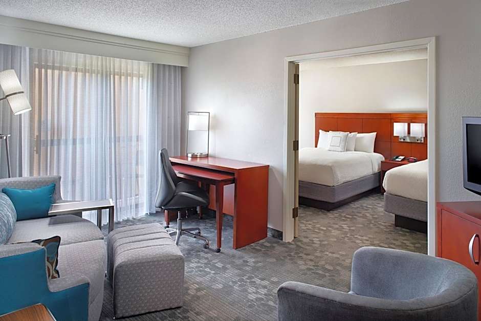 Courtyard by Marriott Fayetteville