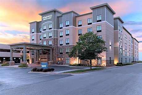 Homewood Suites by Hilton Wauwatosa Milwaukee