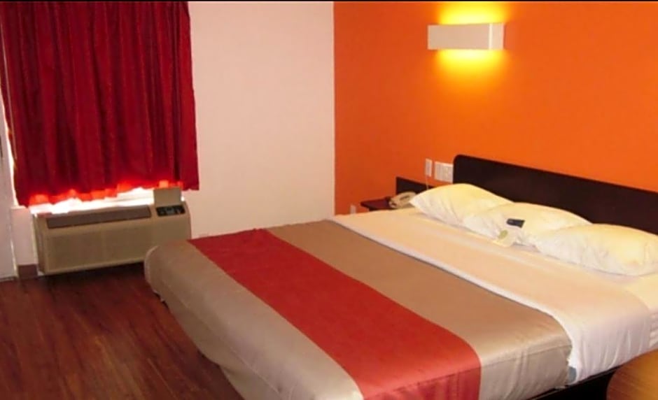 Super 8 by Wyndham Fort Smith