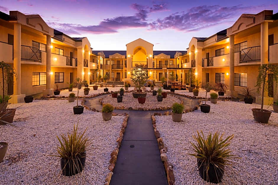 Canberra Parklands Central Apartment Hotel