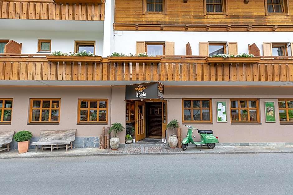 La Pasta Hotel Restaurant