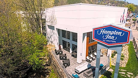 Hampton Inn By Hilton Gatlinburg
