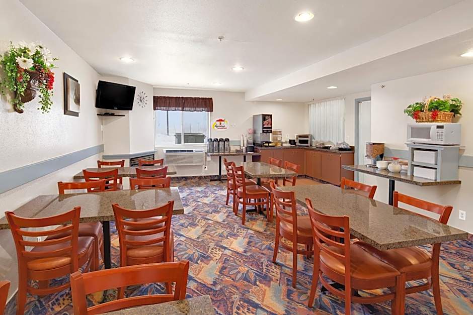 Super 8 by Wyndham Swift Current