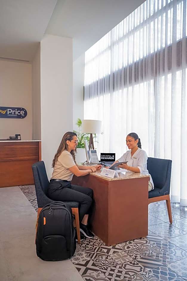 Krystal Urban Cancun-Malecon