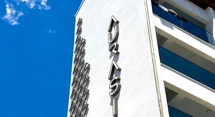 Aurasia Deluxe Hotel