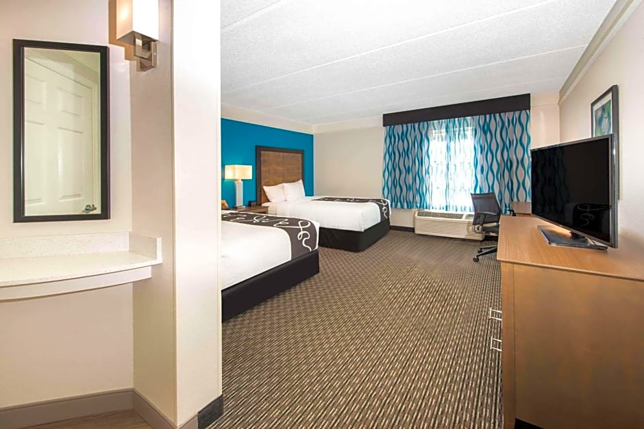 La Quinta Inn & Suites by Wyndham Tampa Brandon Regency Park