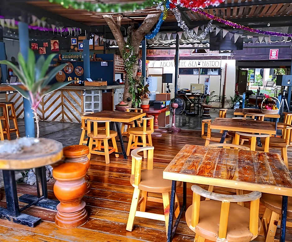 Above The Sea Boutique Hotel