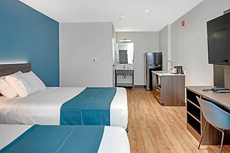 2 DBs | ADA/RI Shower/Deluxe/Kitchen