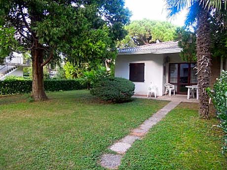 Lovely villa just 500m from the sea