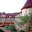 The Cliff House At Pikes Peak