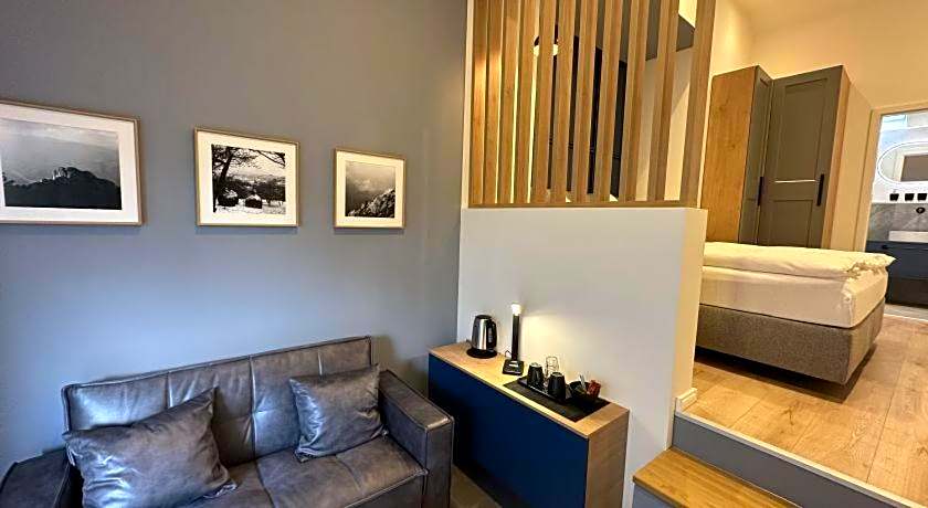 Hotel zur Post Dabringhausen - Quiet Business Hotel near Cologne and Dusseldorf Trade Fairs