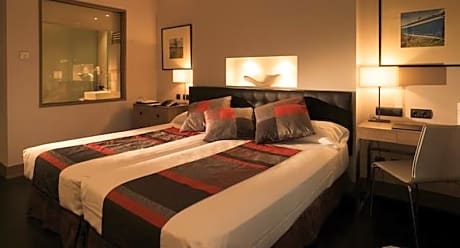 TWIN ROOM WITH SPA (2 ADULTS)