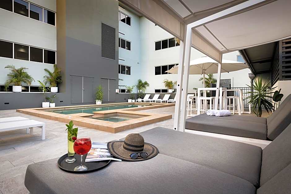 Grand Hotel and Apartments Townsville