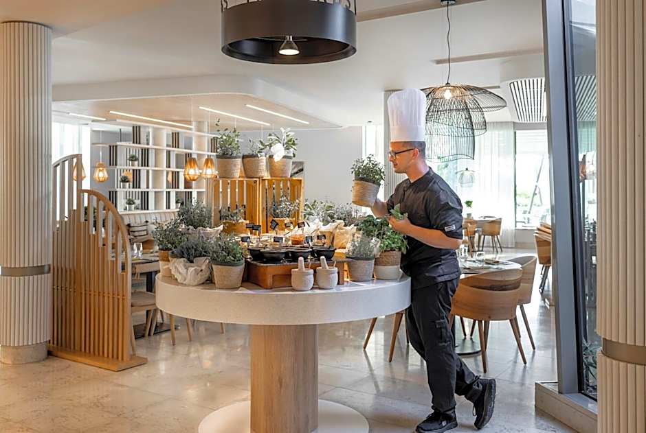 Valamar Lacroma Hotel
