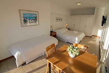 Apartment with Lateral Sea View