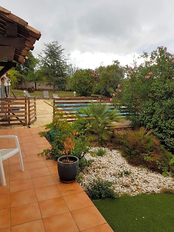 Le Mas de Cocagne - Gite et Chambre d'hôte - Piscine et SPA