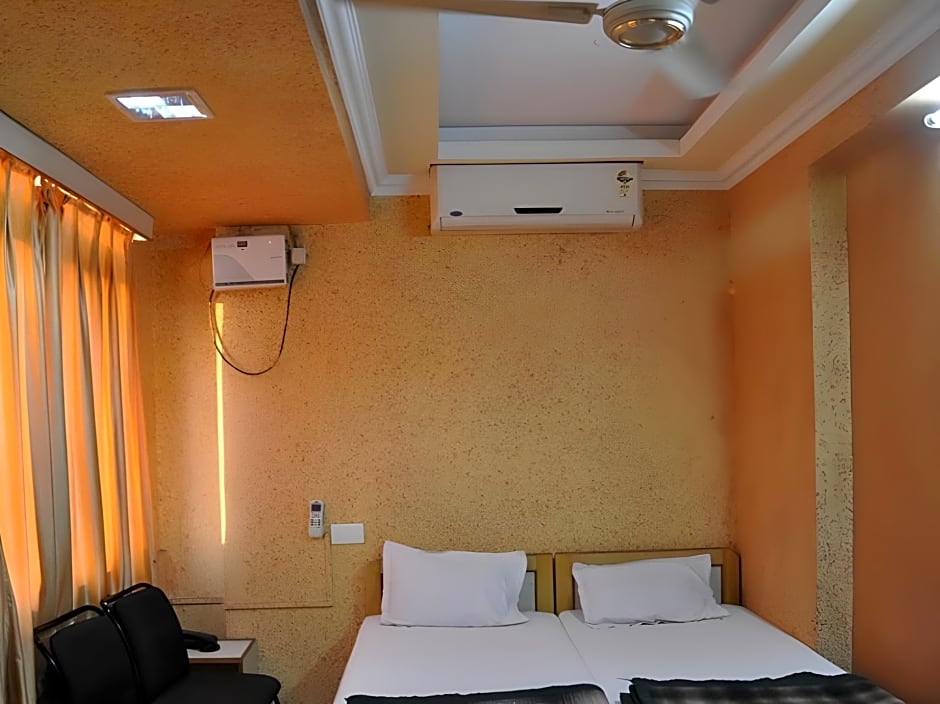 Hotel Rajdhani Plaza