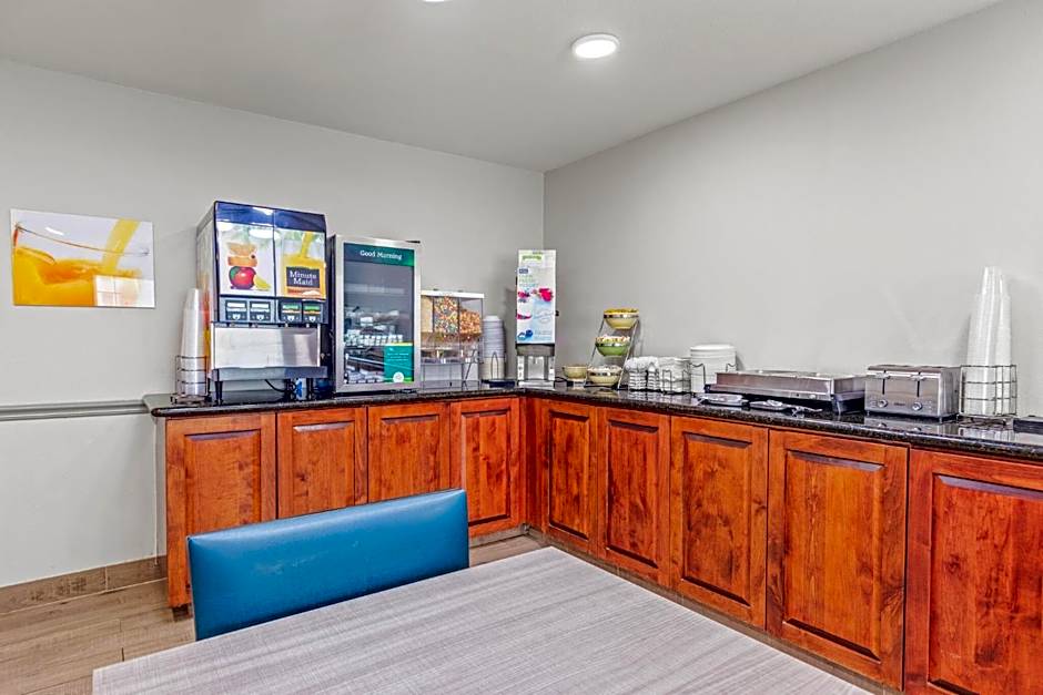 Quality Inn & Suites On The River