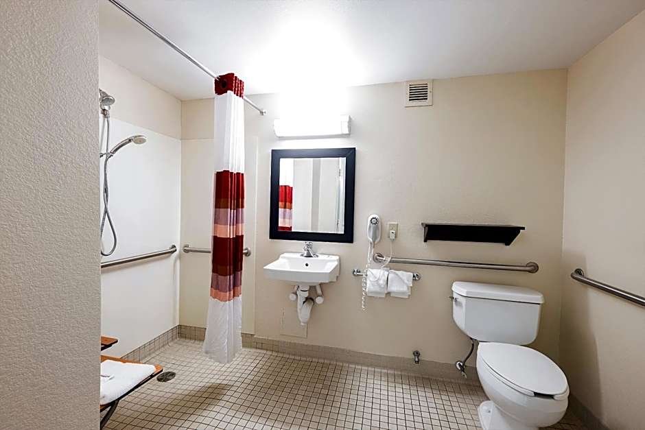 Red Roof Inn St Clairsville - Wheeling West