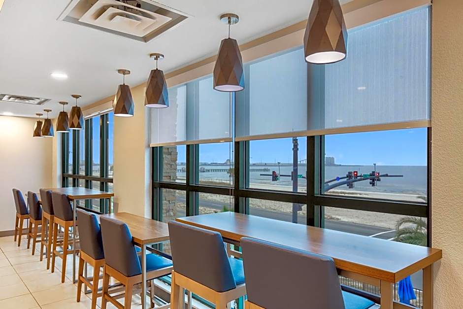 Holiday Inn Express - Gulfport Beach By IHG