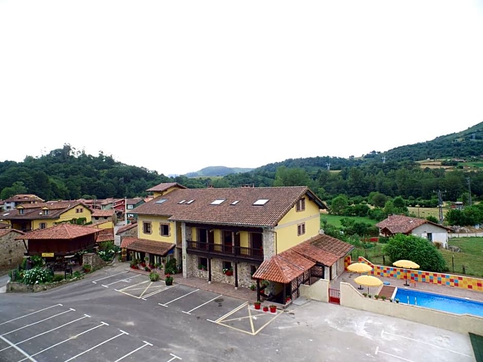 Hotel Intriago I & II