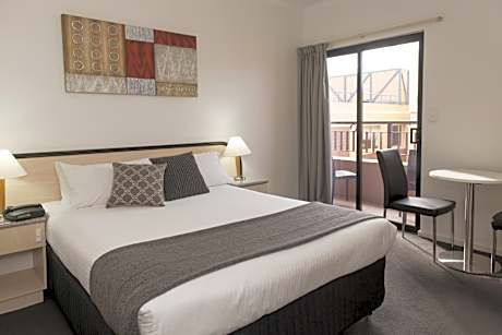 Executive Suite with Spa Bath