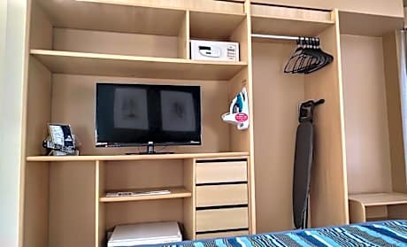 Luxury 02 Double Beds 3 adults