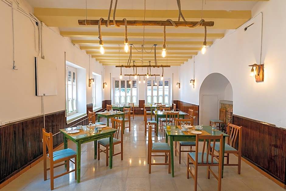 P&R hostals Can Tort