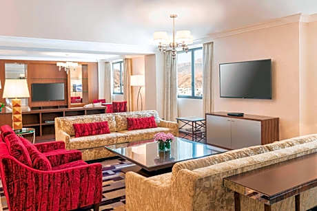 Royal Suite Club, 1 King Bed