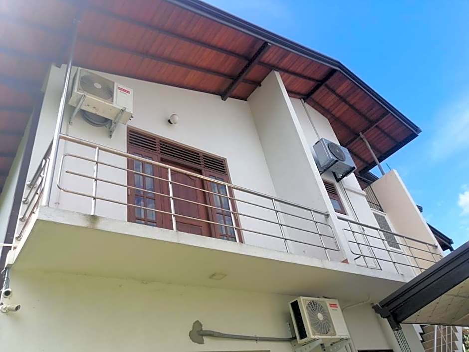 Lahiru Airport Villa