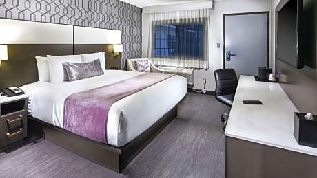 1 KING BED,NSMK,MICRFG,WALKSH,FLATSC,DESK,FULL BREAKFAST