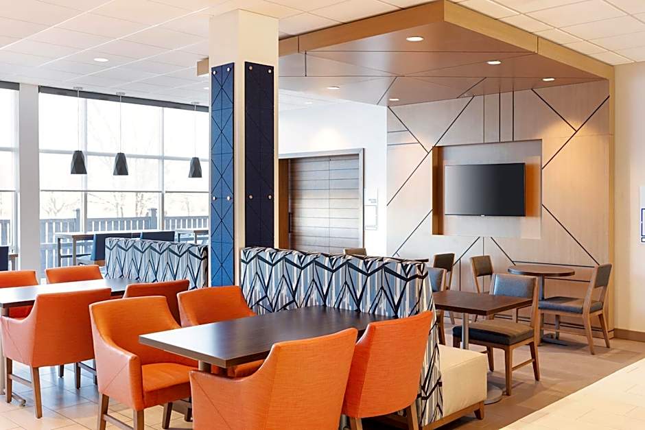 Holiday Inn Express Hotel & Suites Cincinnati Southeast Newport By IHG