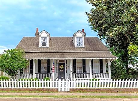 Riverboat Bed & Breakfast