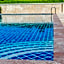 Holiday Inn Express & Suites Dallas Market Ctr - Love Field By IHG